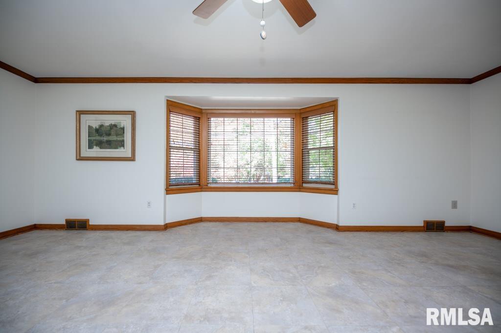 808 Park Avenue Pekin, IL 61554 - Photo 20 of 54