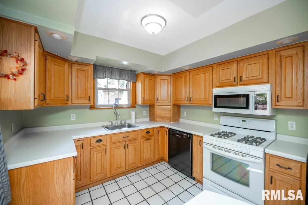 808 Park Avenue Pekin, IL 61554 - Photo 26 of 54