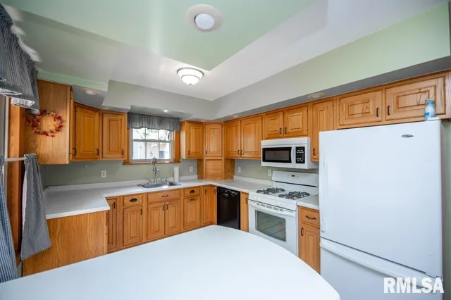 $227,900 | 808 Park Avenue, Pekin, IL 61554