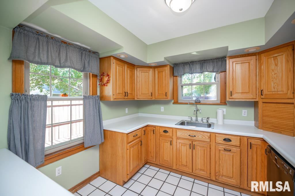 808 Park Avenue Pekin, IL 61554 - Photo 28 of 54