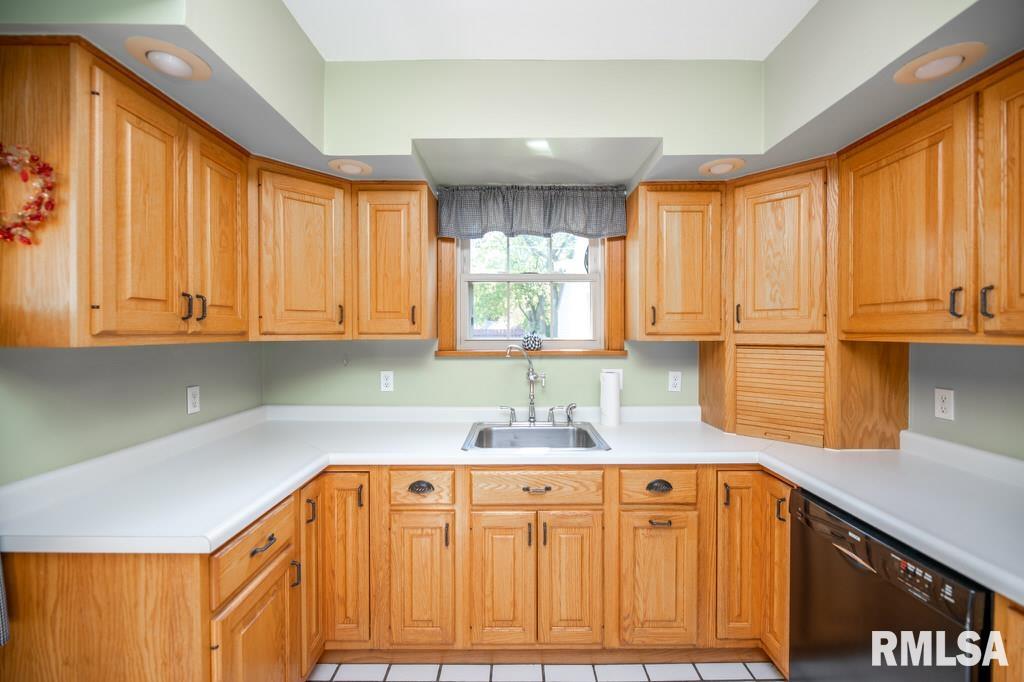 808 Park Avenue Pekin, IL 61554 - Photo 29 of 54