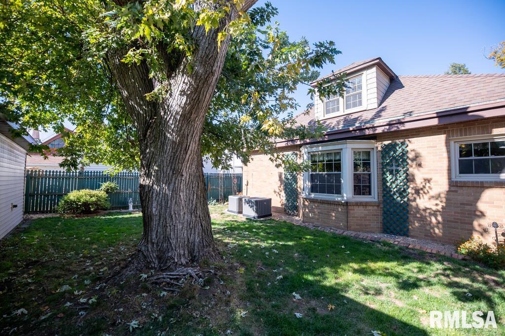 808 Park Avenue Pekin, IL 61554 - Photo 8 of 54