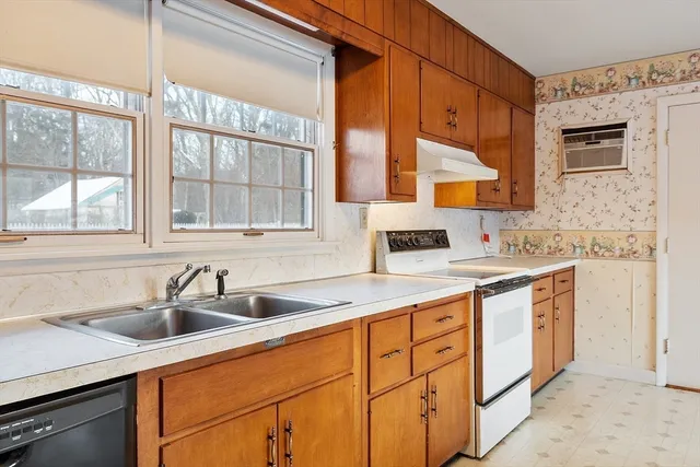 $380,000 | 31 Locke Avenue, Athol, MA 01331