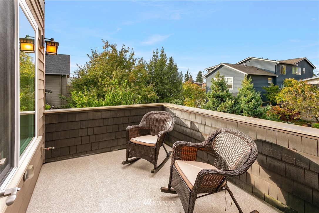 110 N 50th Street Seattle, WA 98103 - Photo 12 of 25 a view of a chairs in balcony
