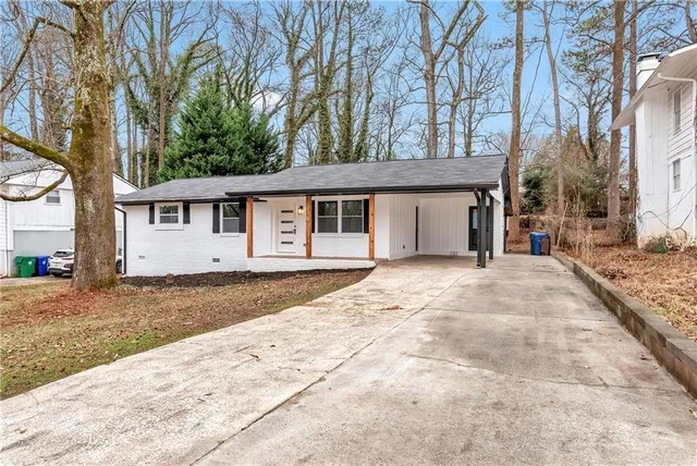 $2,400 | 3852 Pin Oak Circle, Doraville, GA 30340