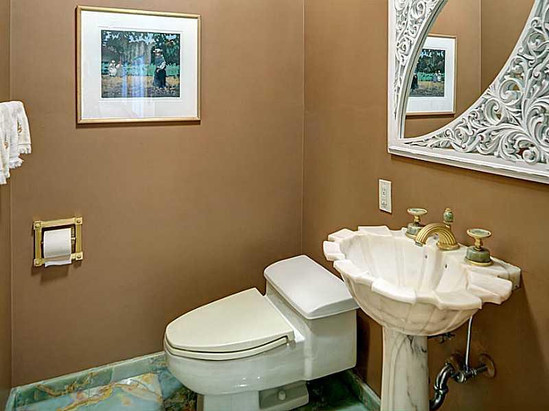 5365 Darlington Road Pittsburgh, PA 15217 - Photo 11 of 25 Partial Bath.