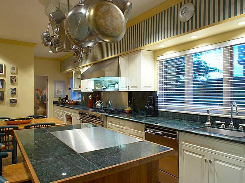 5365 Darlington Road Pittsburgh, PA 15217 - Photo 7 of 25 Kitchen.