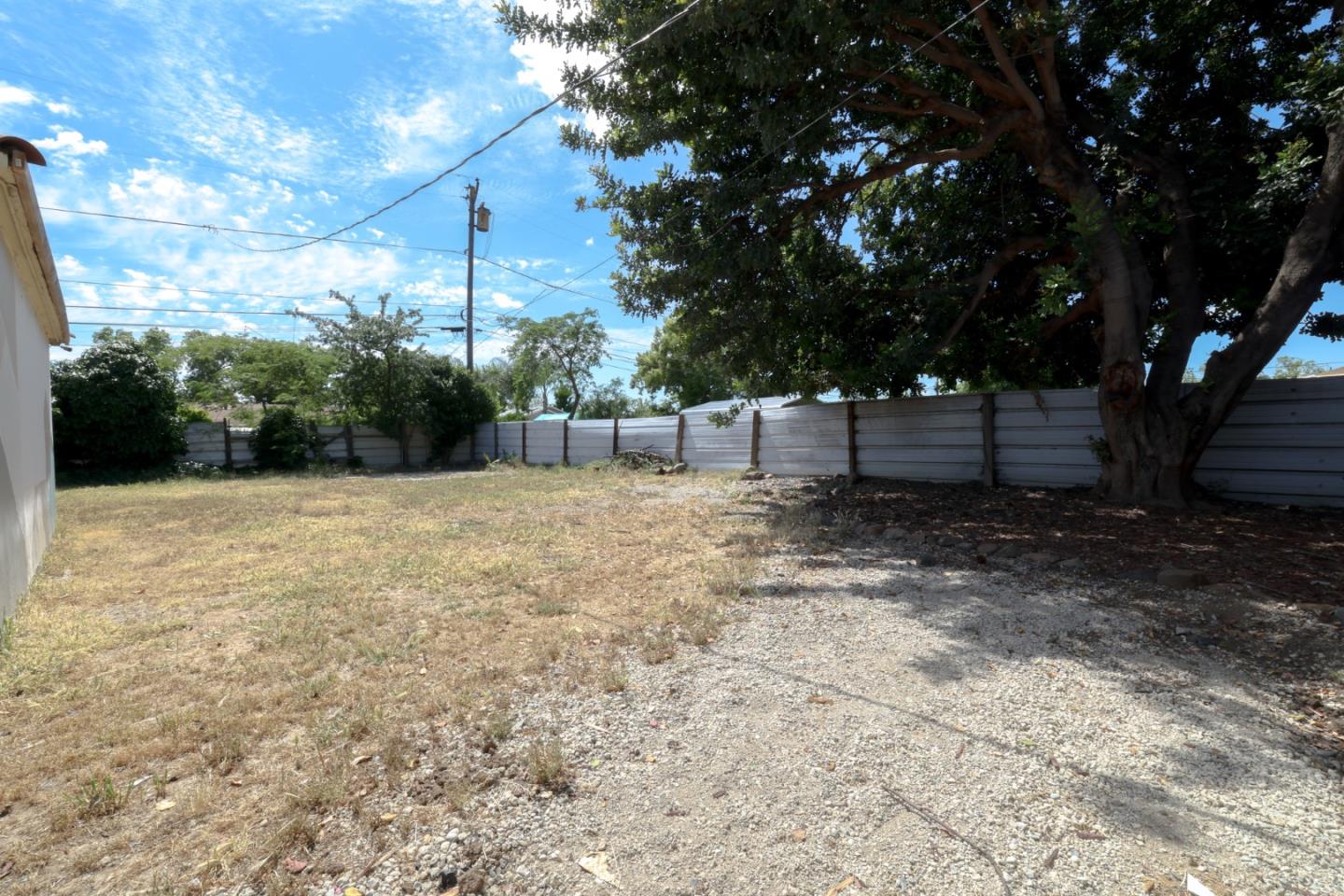 360 East 19th Street Merced, CA 95340 - Photo 4 of 21