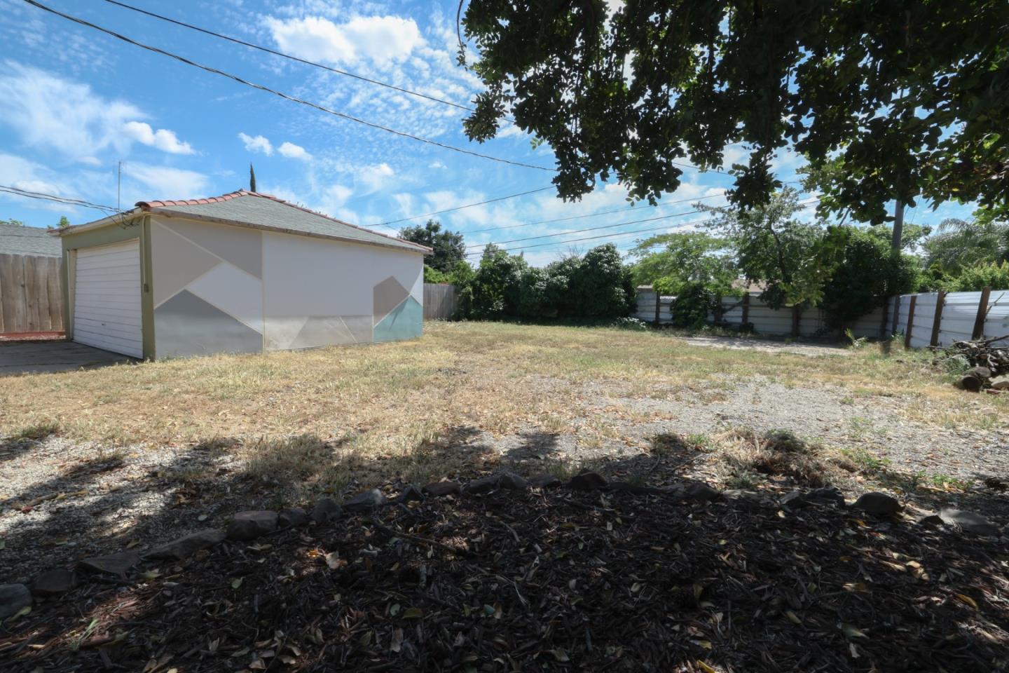 360 East 19th Street Merced, CA 95340 - Photo 5 of 21