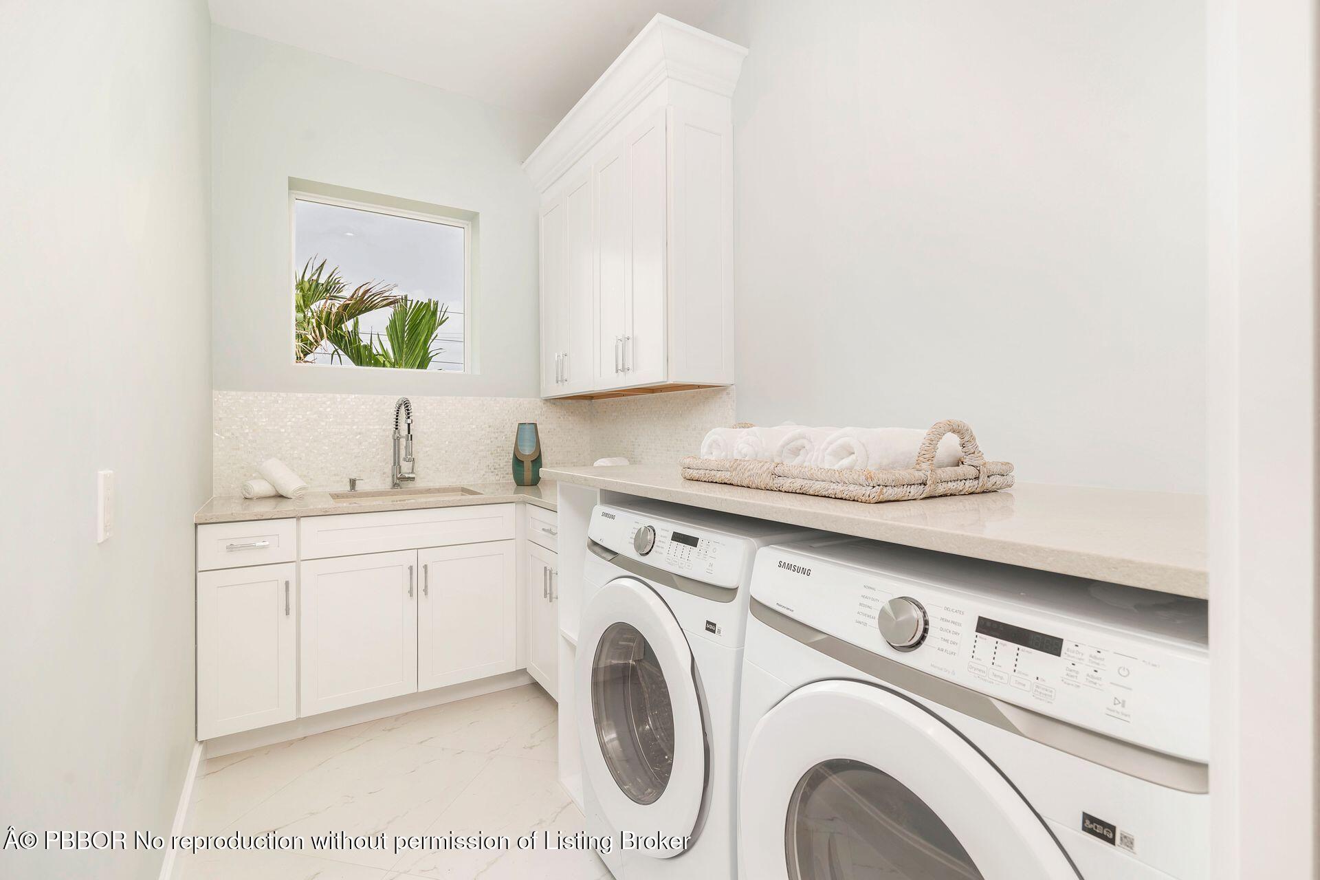 369 Avila Road West Palm Beach, FL 33405 - Photo 47 of 58 Laundry