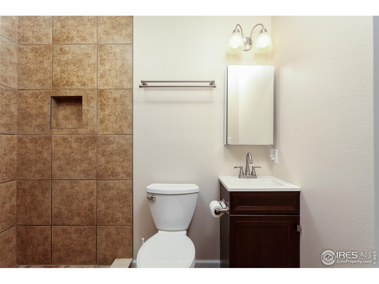 1345 Georgetown Road Boulder, CO 80305 - Photo 24 of 38 3/4 bathroom ensuite in bedroom 3 on main. Mother-in-law suite or tv/rec room/office.