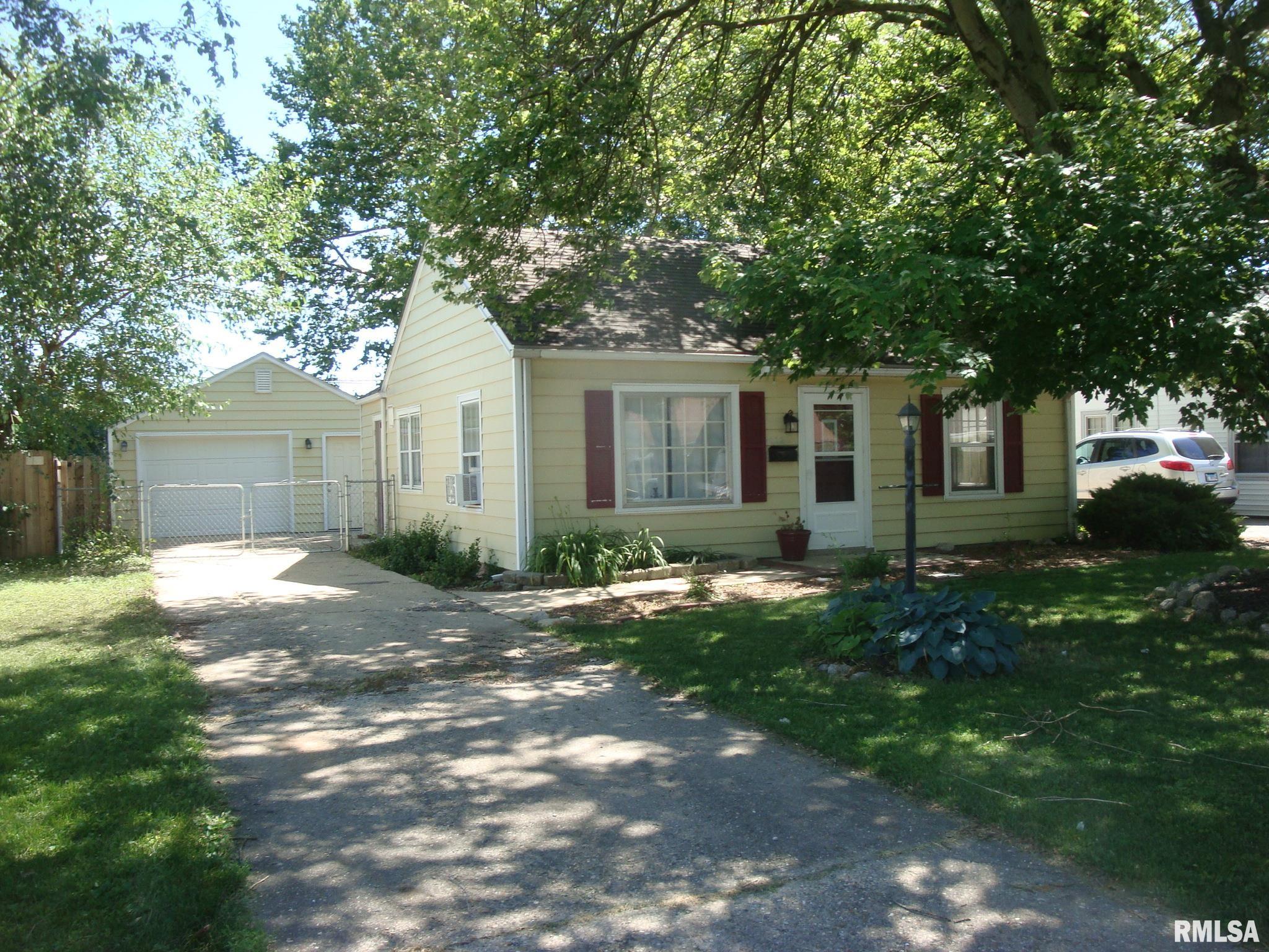 3032 Louise Lane Springfield, IL 62702 - Photo 1 of 12
