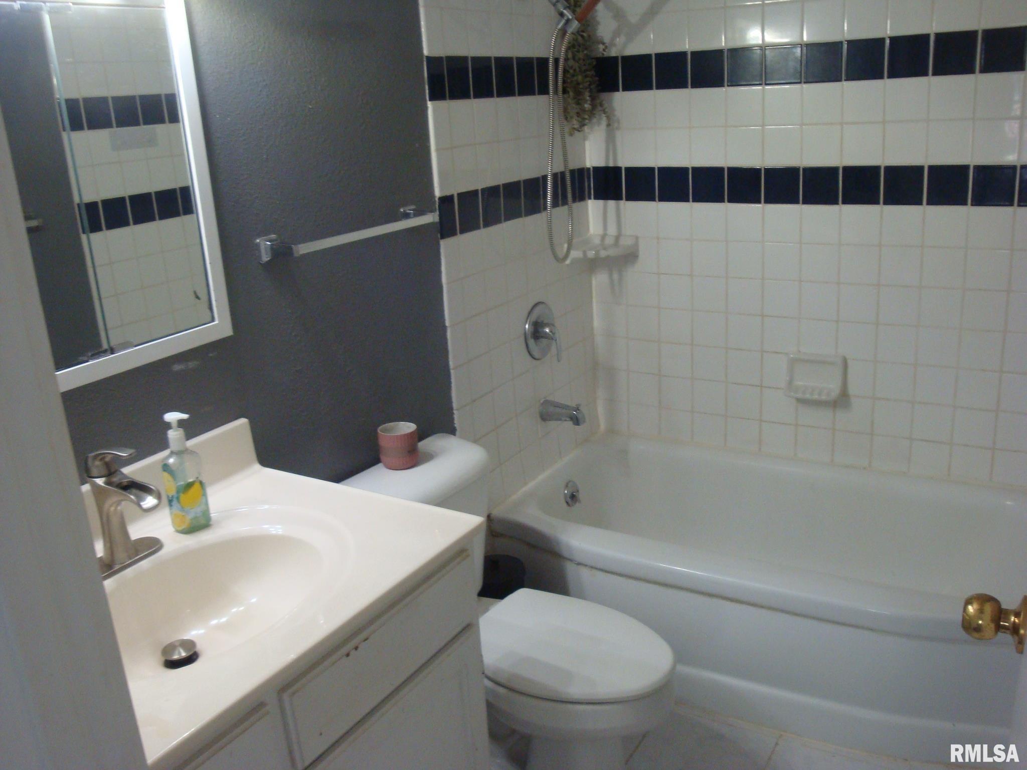 3032 Louise Lane Springfield, IL 62702 - Photo 6 of 12