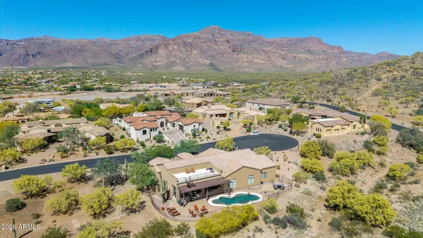$1,500,000 | 10761 East Calle Del Cascabel, Gold Canyon, AZ 85118
