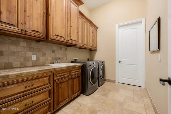 $1,500,000 | 10761 East Calle Del Cascabel, Gold Canyon, AZ 85118