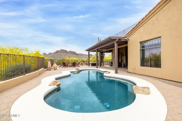 $1,500,000 | 10761 East Calle Del Cascabel, Gold Canyon, AZ 85118