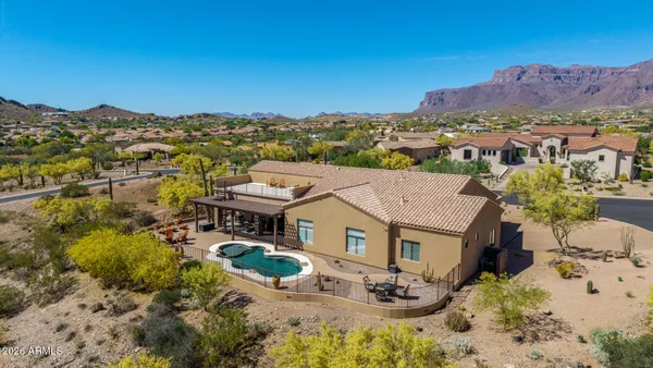 $1,500,000 | 10761 East Calle Del Cascabel, Gold Canyon, AZ 85118