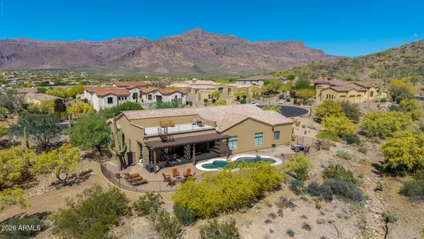 $1,500,000 | 10761 East Calle Del Cascabel, Gold Canyon, AZ 85118