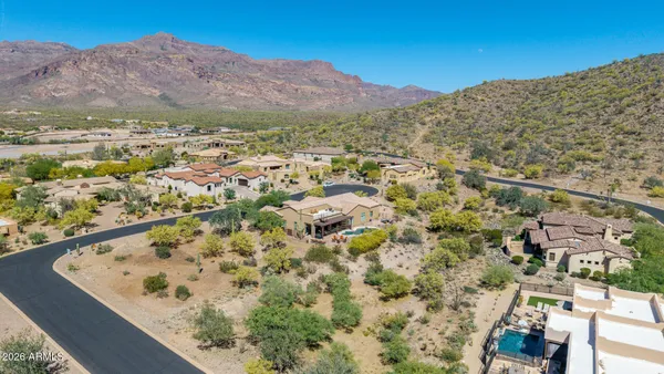 $1,500,000 | 10761 East Calle Del Cascabel, Gold Canyon, AZ 85118