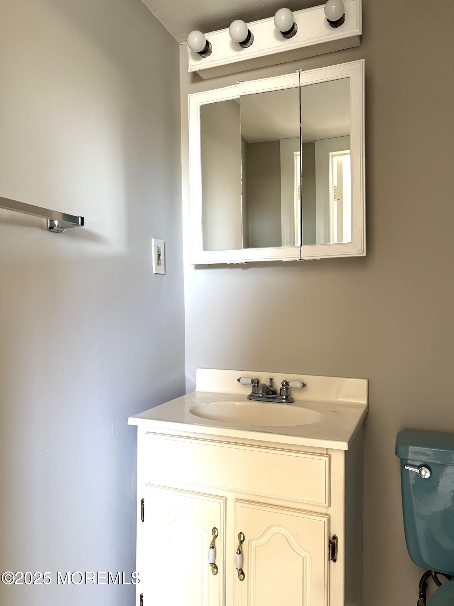 672 Shore Concourse, Unit B Keyport, NJ 07735 - Photo 5 of 10 a utility room with dryer and washer