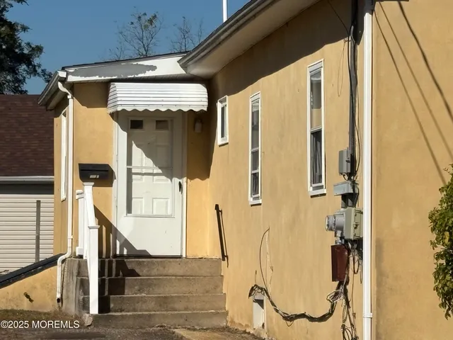 $1,950 | 672 Shore Concourse, Unit B, Keyport, NJ 07735