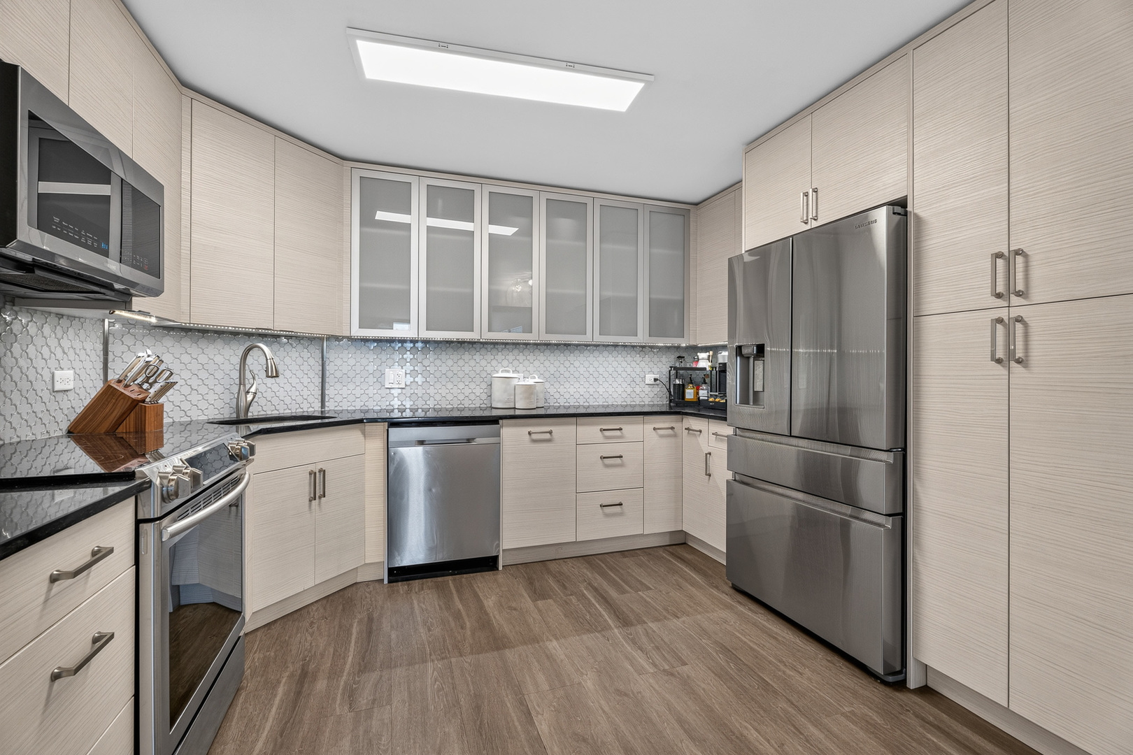 6033 North Sheridan Road, Unit 28D Chicago, IL 60660 - Photo 8 of 48