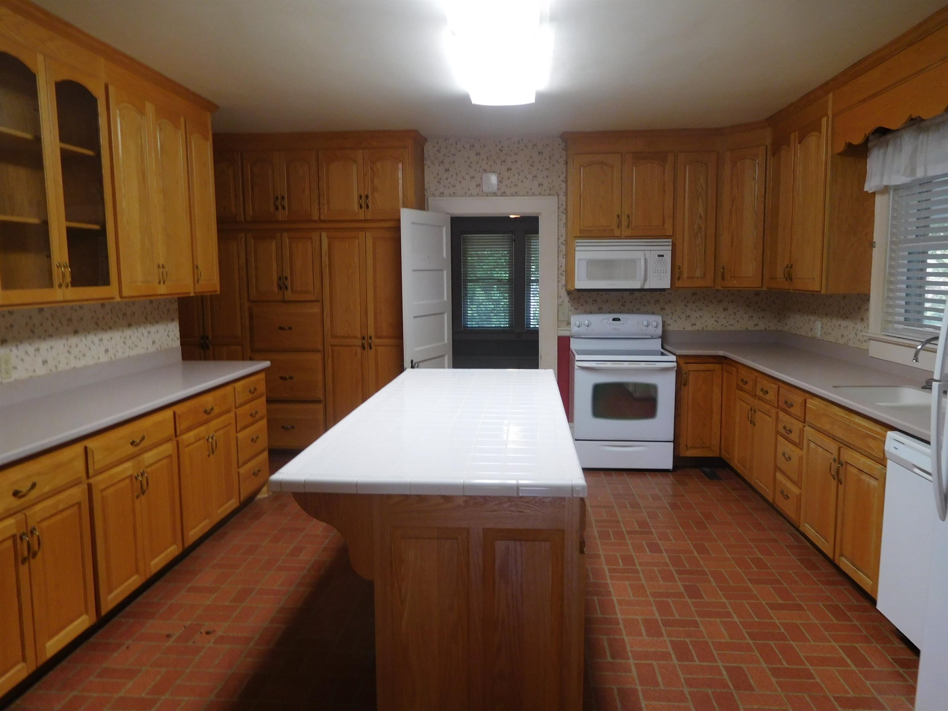 539 State Rd S-11-285 Gaffney, SC 29340 - Photo 3 of 28