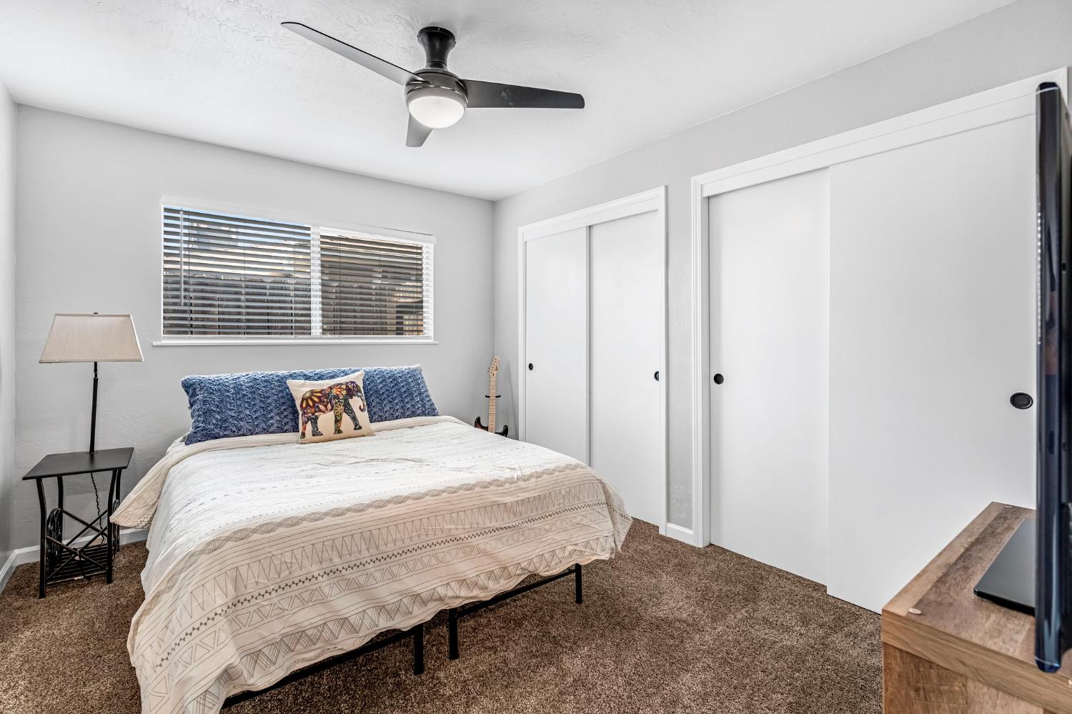 3267 West Rialto Avenue Fresno, CA 93722 - Photo 11 of 34