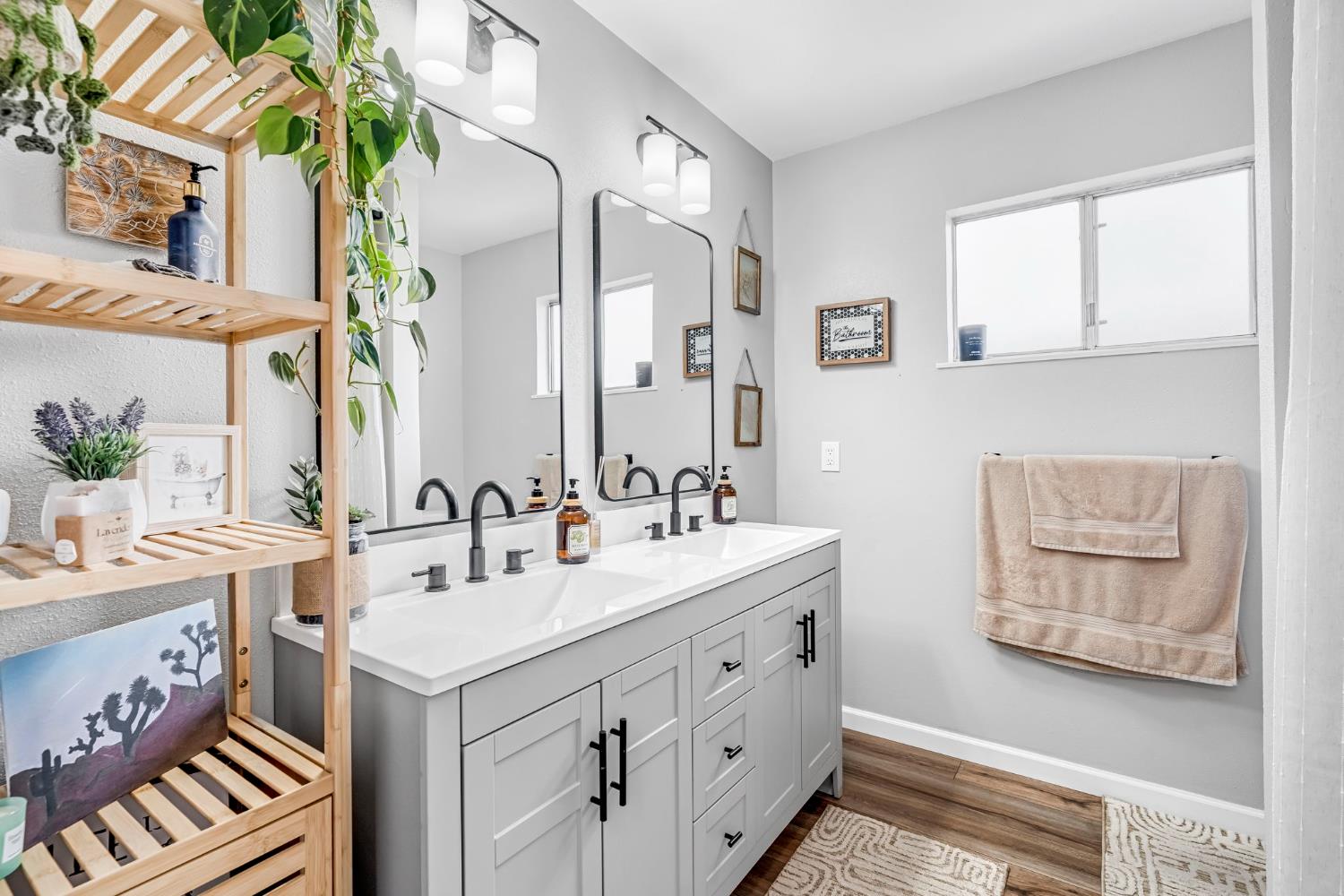 3267 West Rialto Avenue Fresno, CA 93722 - Photo 12 of 34