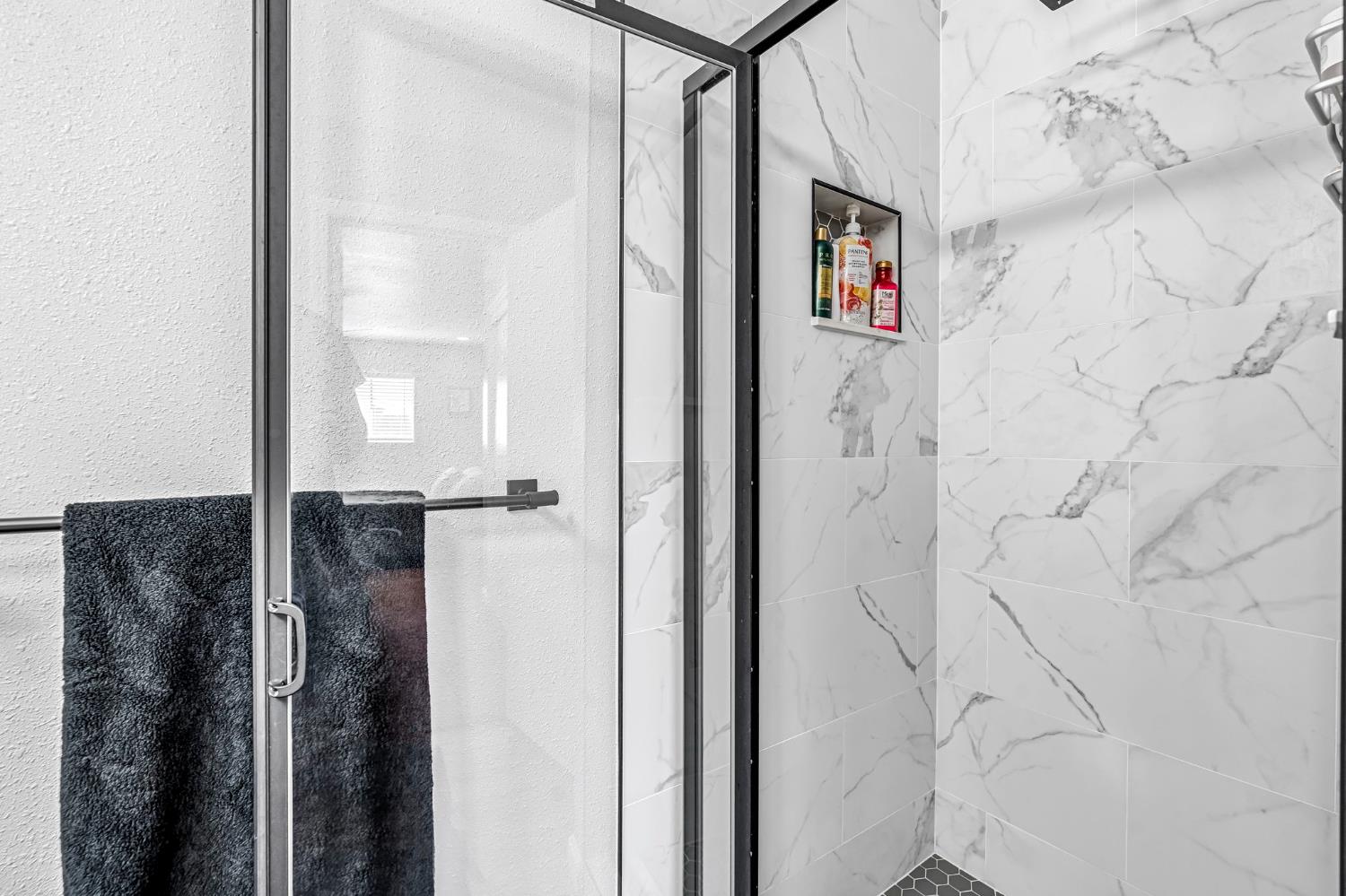 3267 West Rialto Avenue Fresno, CA 93722 - Photo 18 of 34