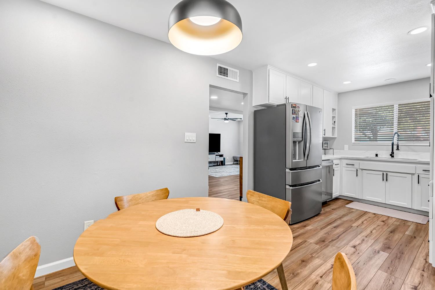 3267 West Rialto Avenue Fresno, CA 93722 - Photo 20 of 34