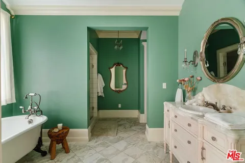 $11,995,000 | 25242 Prado Del Misterio, Calabasas, CA 91302