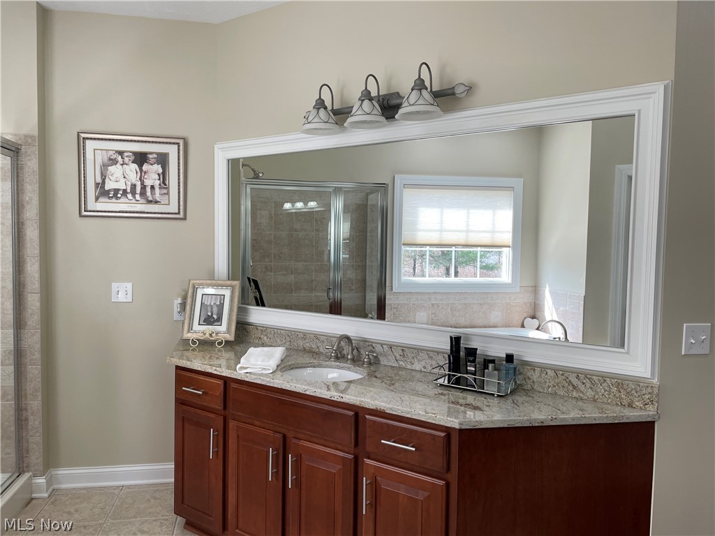 897 Ridge Road Hinckley, OH 44233 - Photo 14 of 34 Master Bath
