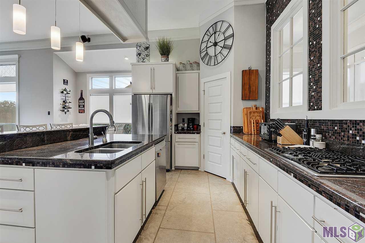 9008 Foxgate Drive Baton Rouge, LA 70809 - Photo 3 of 14 Gallery Image 3