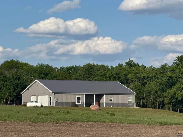 $399,000 | 32829 East Springcreek Road, Paxico, KS 66526
