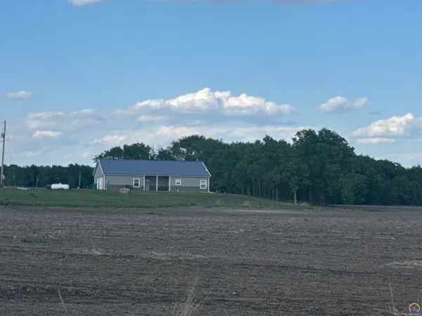 $399,000 | 32829 East Springcreek Road, Paxico, KS 66526