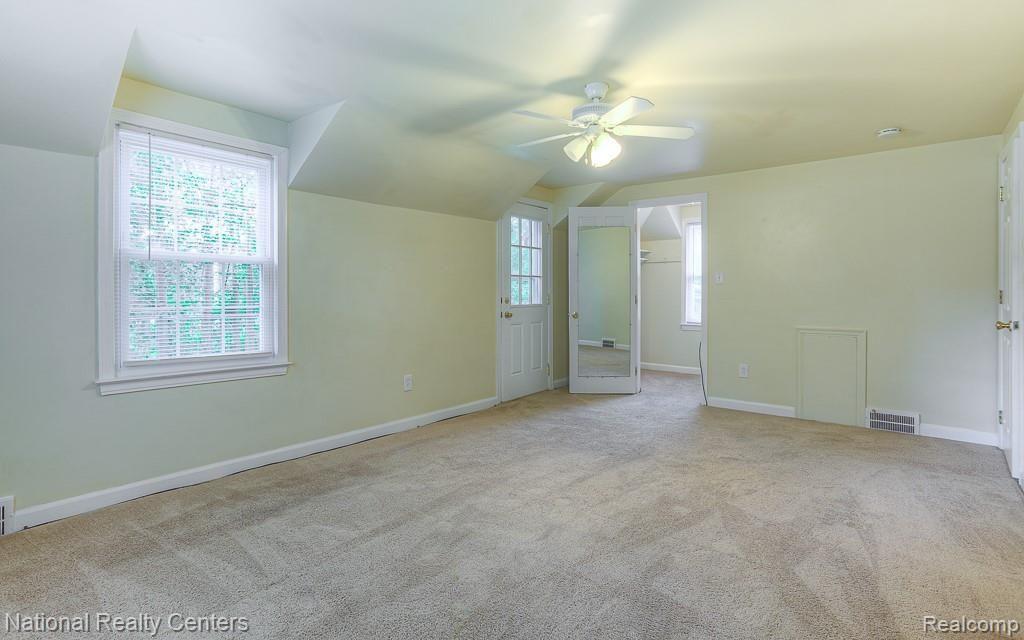21515 Farmington Road Farmington Hills, MI 48335 - Photo 15 of 26