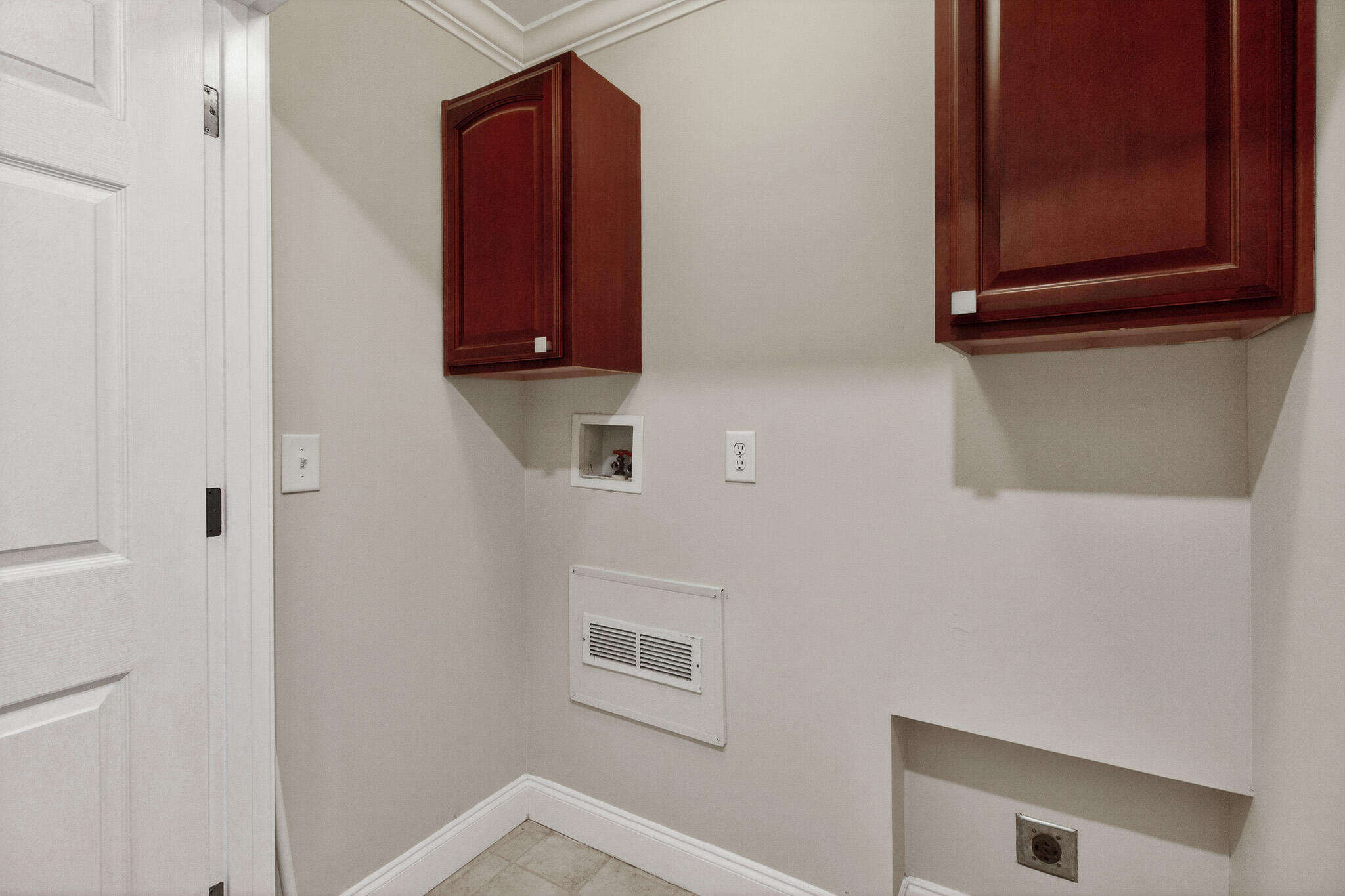 1815 Dogwood Road, Unit 1003 Charleston, SC 29414 - Photo 26 of 28 LAUNDRY