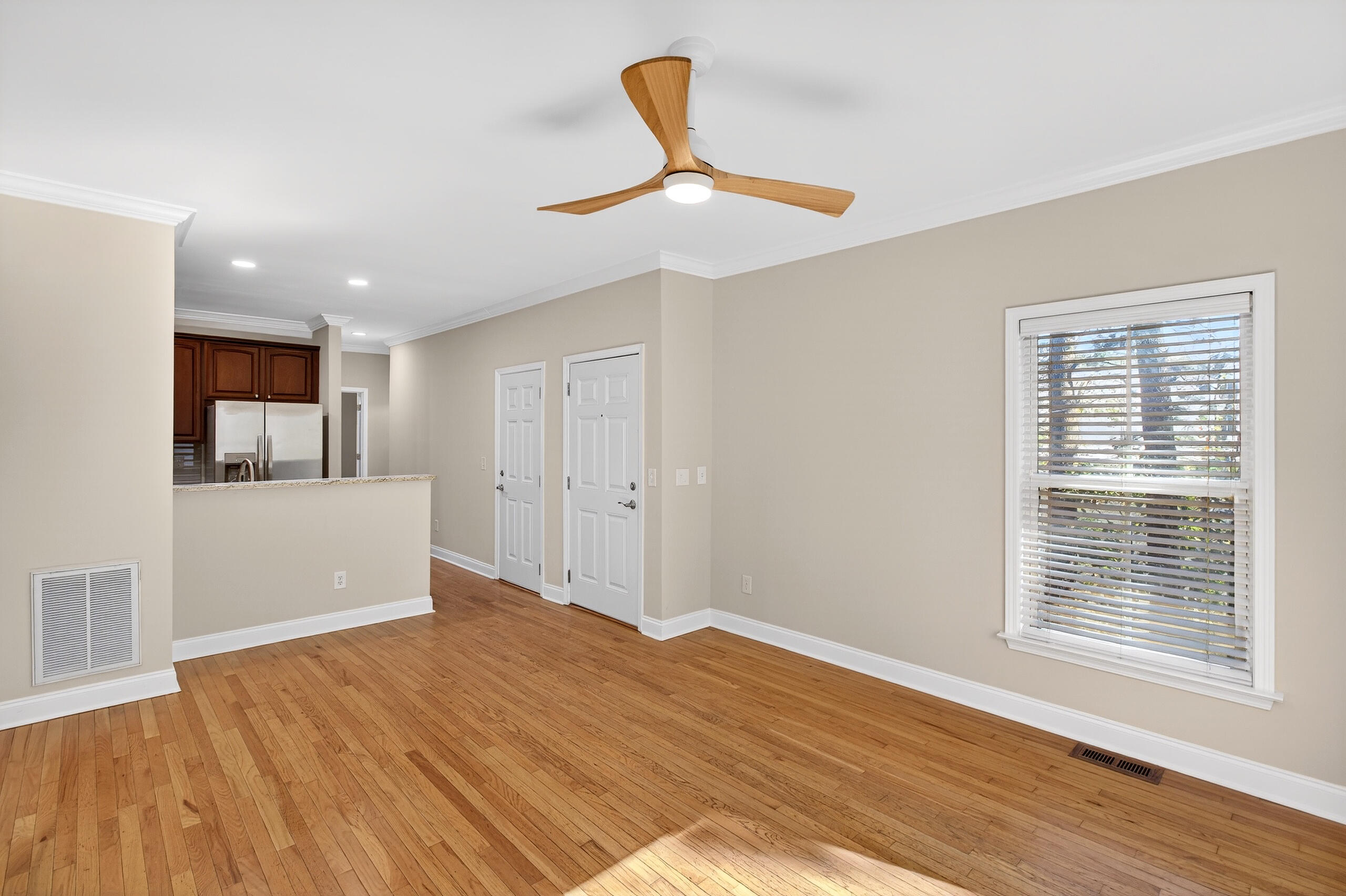 1815 Dogwood Road, Unit 1003 Charleston, SC 29414 - Photo 4 of 28 LIVING ROOM