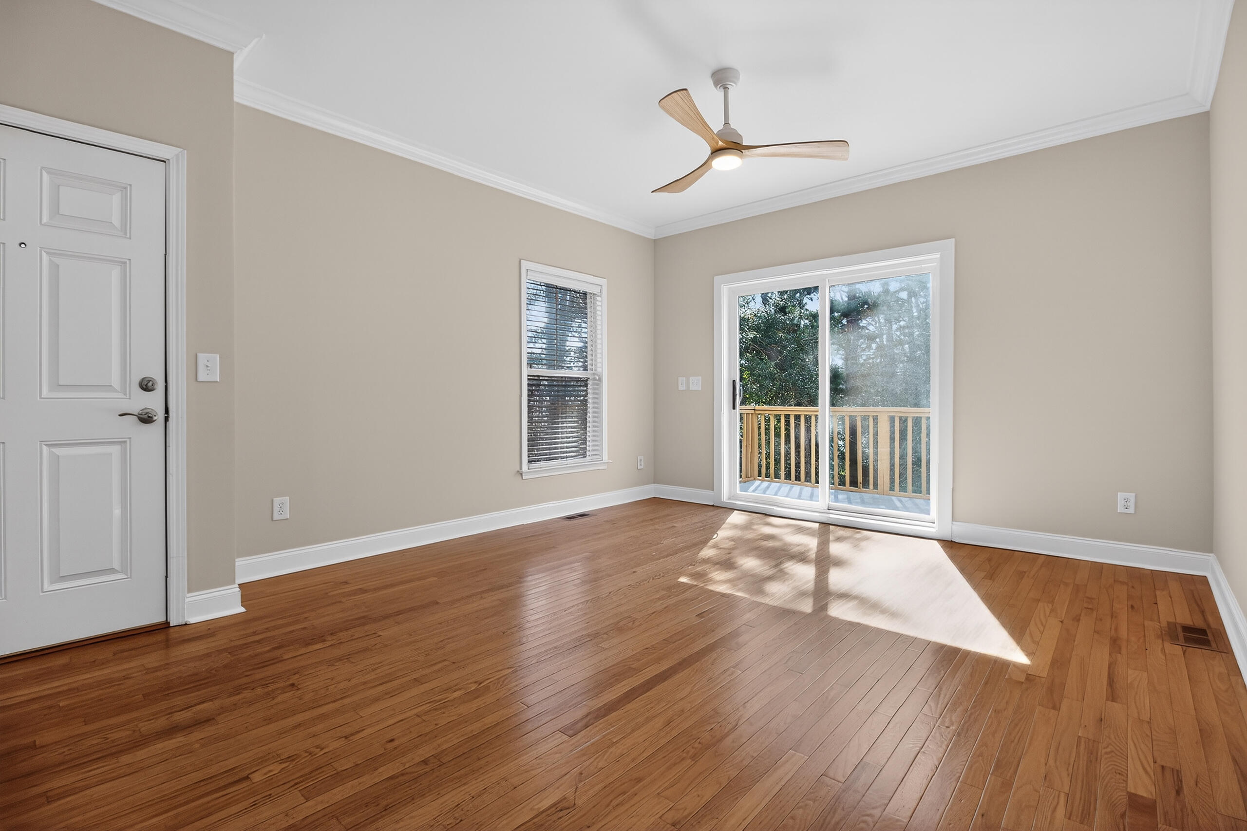 1815 Dogwood Road, Unit 1003 Charleston, SC 29414 - Photo 5 of 28 LIVING ROOM