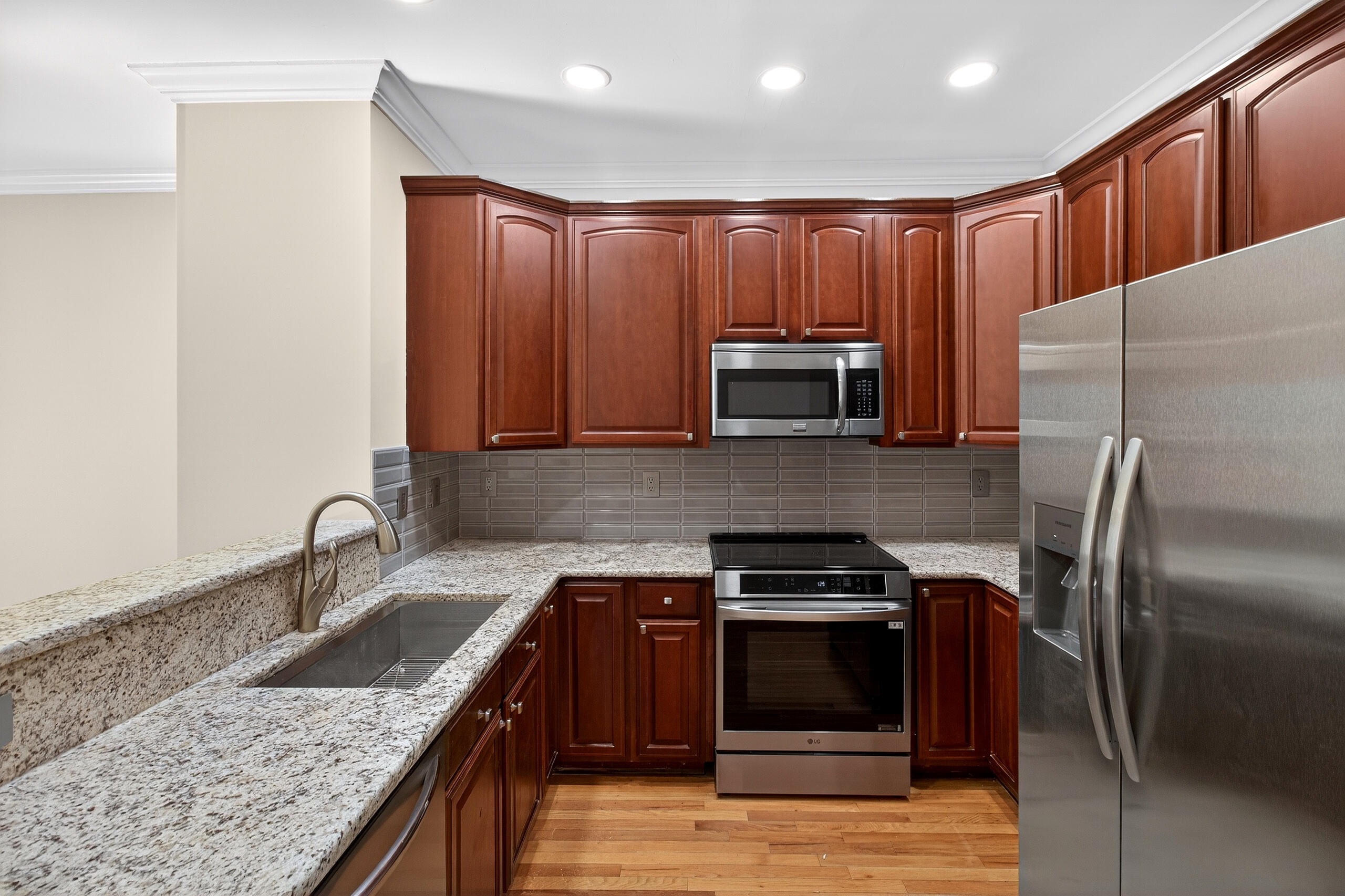 1815 Dogwood Road, Unit 1003 Charleston, SC 29414 - Photo 9 of 28 KITCHEN