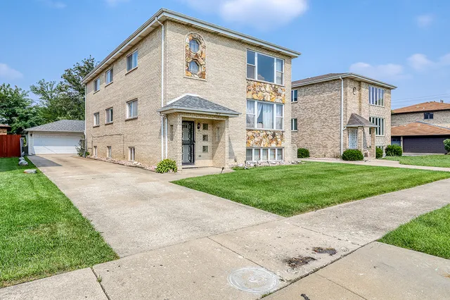 $639,900 | 7912 Nordica Avenue, Burbank, IL 60459