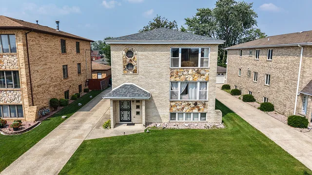 $639,900 | 7912 Nordica Avenue, Burbank, IL 60459