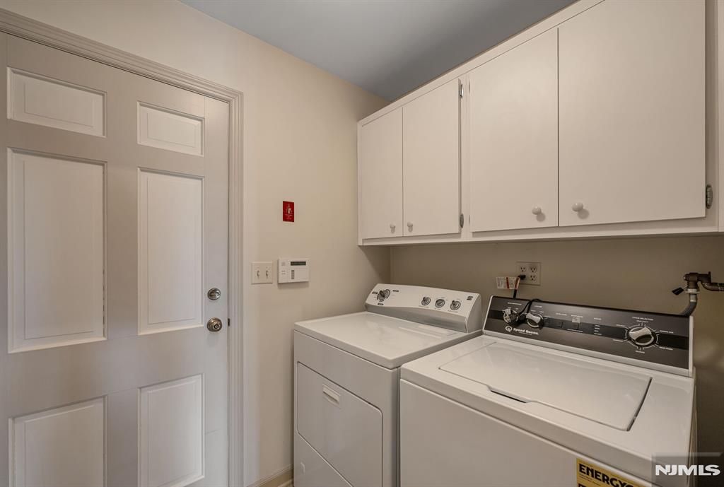 14 Adams Drive Cresskill, NJ 07626 - Photo 13 of 34