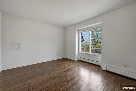 $1,450,000 | 14 Adams Drive, Cresskill, NJ 07626