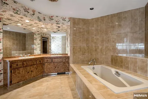 $1,450,000 | 14 Adams Drive, Cresskill, NJ 07626