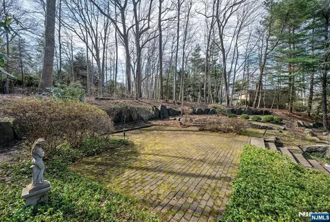 $1,450,000 | 14 Adams Drive, Cresskill, NJ 07626