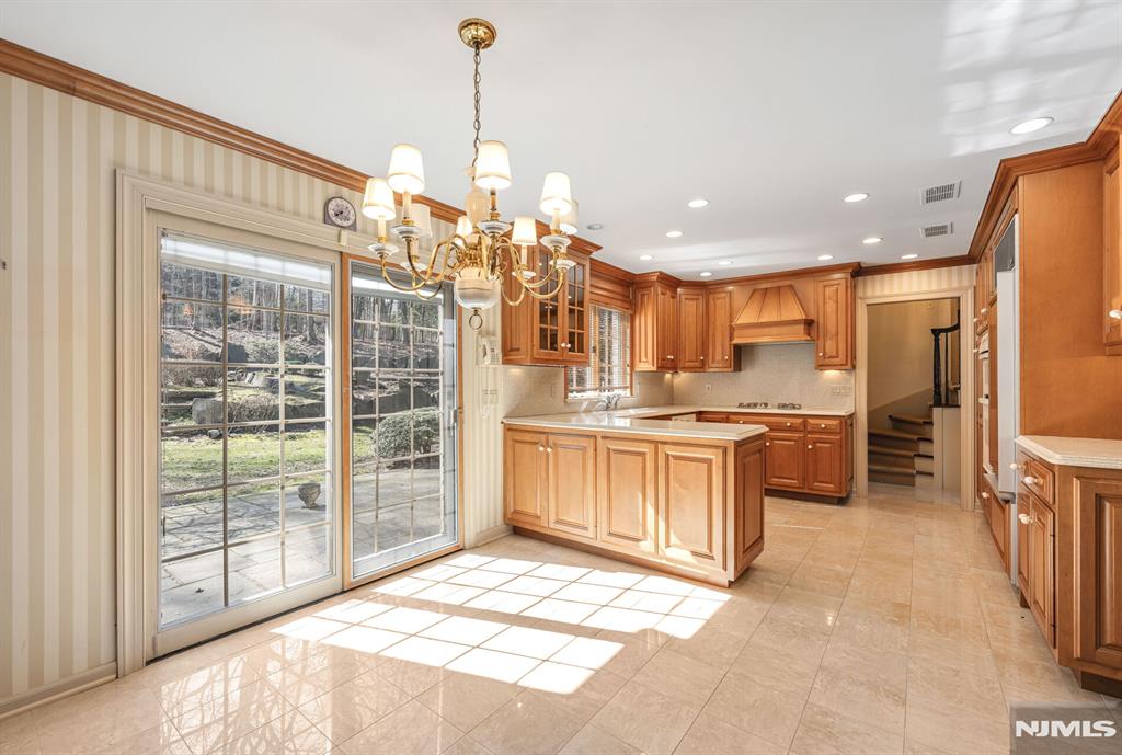 14 Adams Drive Cresskill, NJ 07626 - Photo 7 of 34