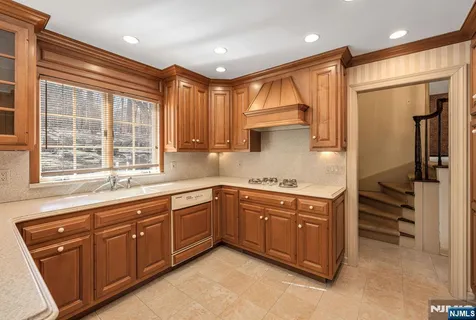 $1,450,000 | 14 Adams Drive, Cresskill, NJ 07626