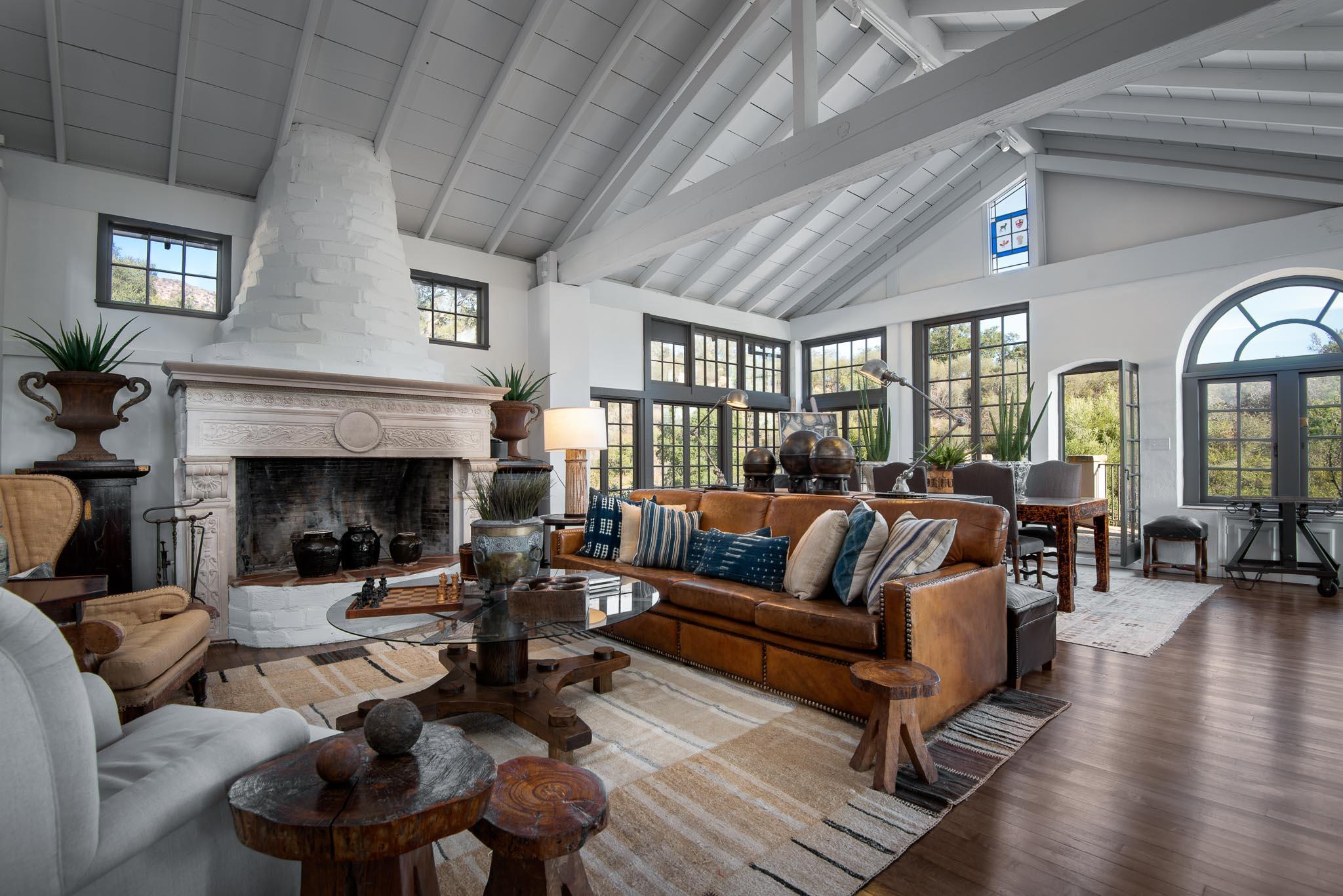 740 Coyote Road Santa Barbara, CA 93108 - Photo 4 of 18 Living Room